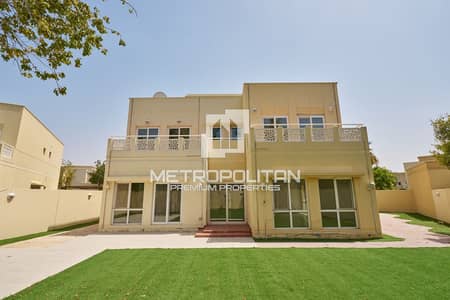 5 Bedroom Villa for Sale in The Meadows, Dubai - Huge plot | Vacant | Great condition