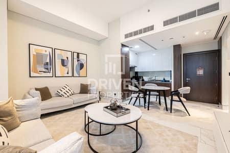 1 Bedroom Apartment for Sale in Business Bay, Dubai - Iconic Building | Canal View and Furnished