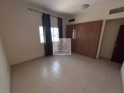 Two rooms and a large hall with lockers. The price is 34 thousand, next to Al-Hekma School