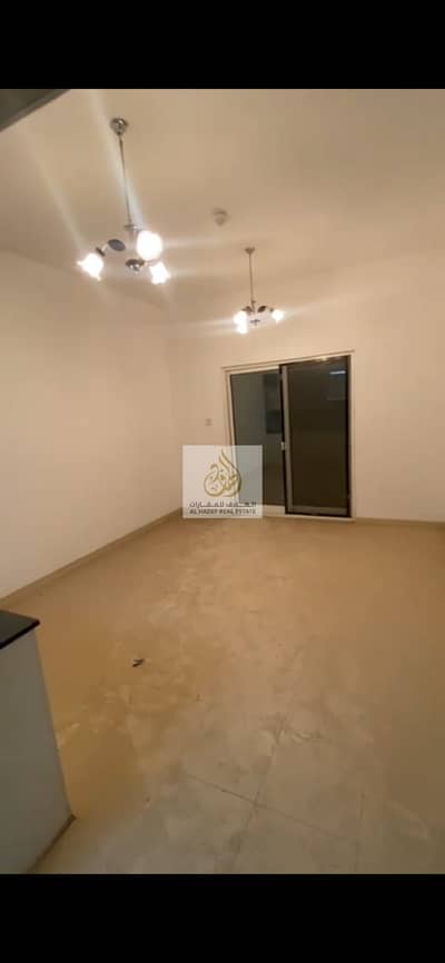 For annual rent in Ajman  Show of the week exclusively   Available in City Tower, first occupant  A room, a hall, 2 bathrooms, a balcony, a master roo