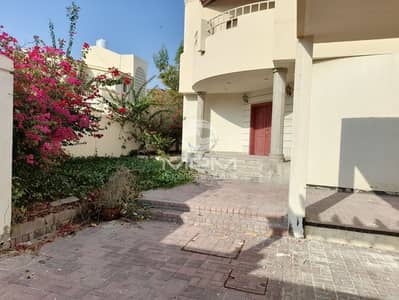 4 Bedroom Villa for Rent in Al Wasl, Dubai - Luxurious Villa with Pool |main Road | 6 Chqs