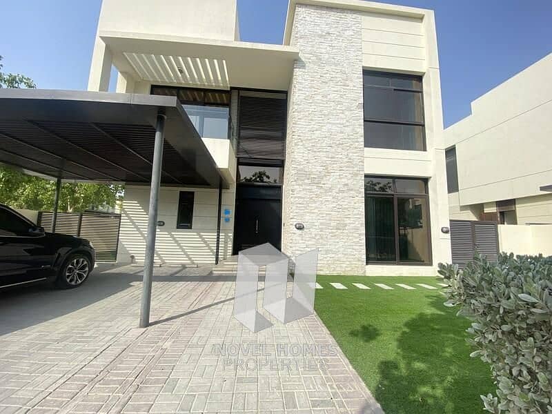 Independent villa Near pool and park vacant