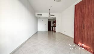 Large Studio - Vacant - Close to Mall - Access Amenities