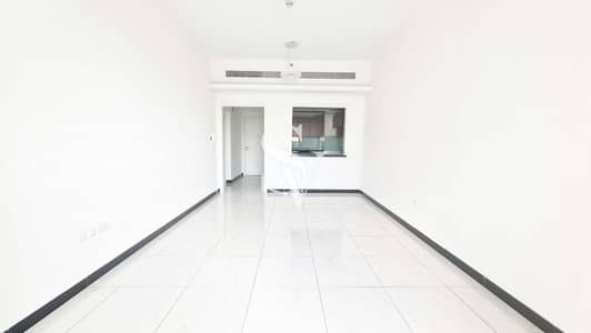 2 Bedroom Flat for Rent in Jumeirah Village Circle (JVC), Dubai - Spacious 2BR | Next to Mall | White Goods Included