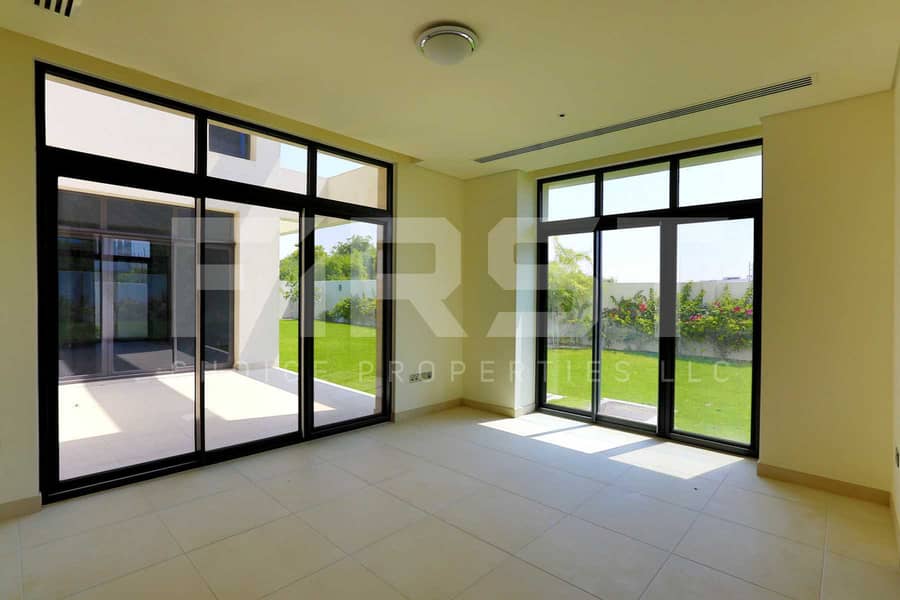 4 Internal Photo of 5 Bedroom Villa in West Yas Yas Island Abu Dhabi UAE (40). jpg