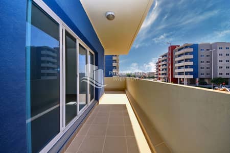 شقة 3 غرف نوم للبيع في الريف، أبوظبي - 3 bedroom-apartment-abu-dhabi-al-reef-downtown-balcony. JPG