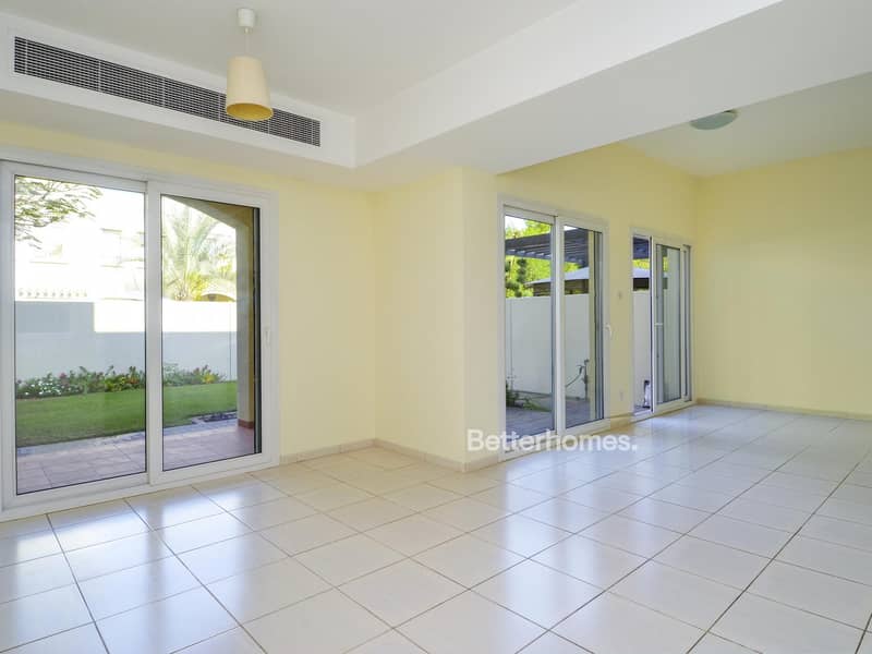 Immaculate 1M Springs 10 I Near Park+Pool