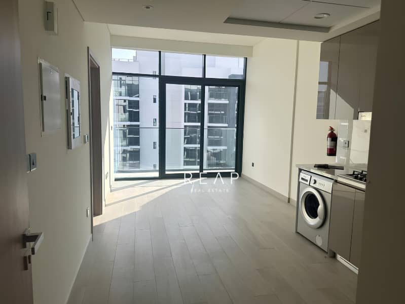 Spacious 1BR | Brand New | Ready to Move In