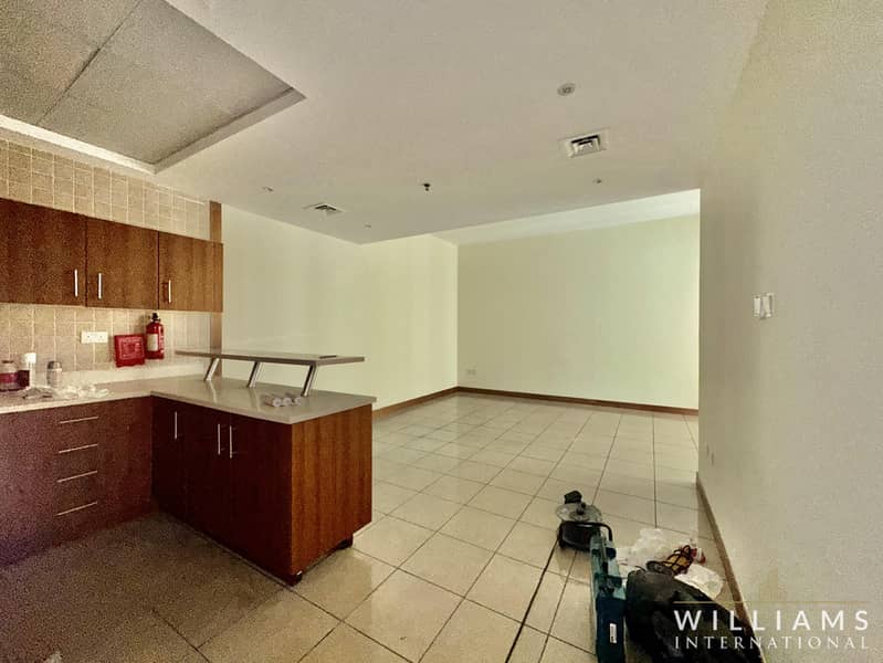 NEWLY RENOVATED | VACANT | HIGH FLOOR