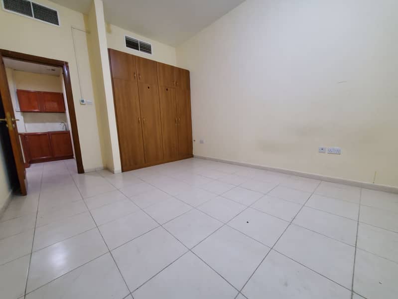 FANTASTIC  BIG STUDIO APARTMENT AVAILABLE WITH SEPARATE KITCHEN AND AWESOME WASHROOM IN MBZ CITY