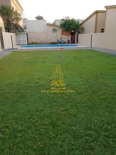 * 3 BR MAIDS ROOM VILLA AVAILABLE FOR FAMILY WITH POOL / GARDEN