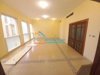 شقة 3 غرف نوم للايجار في منطقة الكورنيش، أبوظبي - شقة في منطقة الكورنيش 3 غرف 85000 درهم - 6550548