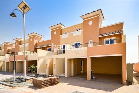 4 Bedroom Townhouse for Rent in Dubai Sports City, Dubai - 4 Bed + Maids | Modern Finish | Large Terrace