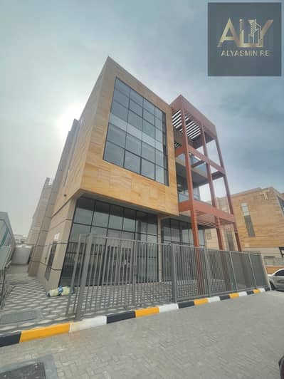 For rent in the Al Mowaihat area in the Emirate of Ajman, a commercial villa with an area of 6700 sq. ft. , offering distinction with its unique and distinguished location in the heart of the Emirate of Ajman, where it combines luxury. Stunning architect
