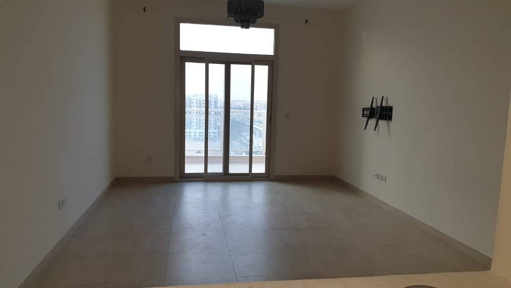 AC FREE! 2 Bedrooms with Balcony NEAR TO METRO STATION