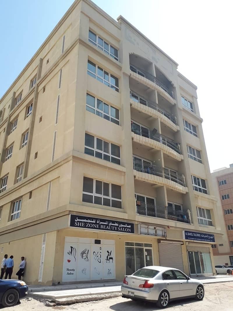 Building in Al Khan Building in Al Khan