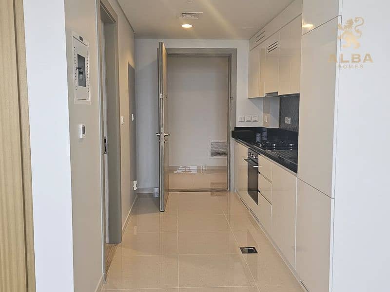 13 UNFURNISHED STUDIO APARTMENT FOR RENT IN BUSINESS BAY  (7). jpg