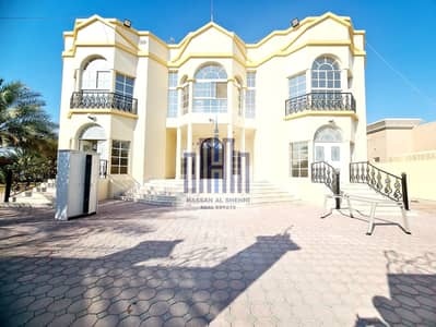 Luxurious Spacious 5BR Villa With Private Garden in Al Juraina