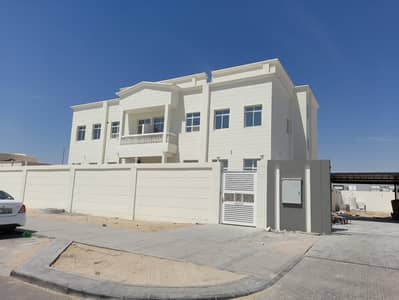 Studio for Rent in Baniyas, Abu Dhabi - 7bfc8bb5-9898-4f8e-8769-b62d15938555. jpg