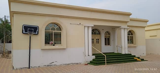 Villa for rent in Musheirif area. The villa is on the ground floor, large area, clean villa at an excellent price. . .