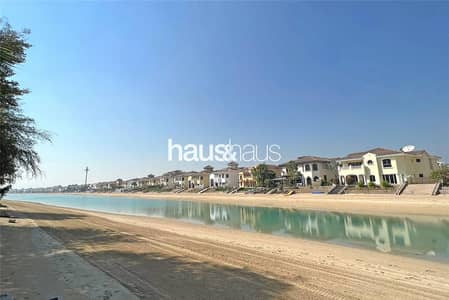 5 Bedroom Villa for Rent in Palm Jumeirah, Dubai - Riviera Style | Beach Access | Unfurnished