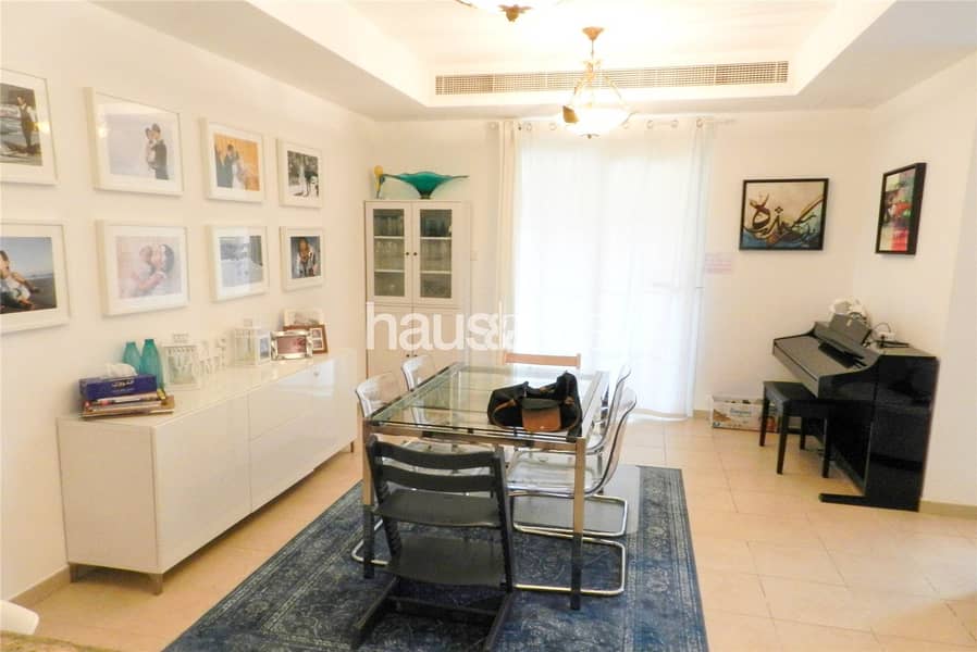 Ideally located | Type 1M | Backing pool Ideally located | Type 1M | Backing pool