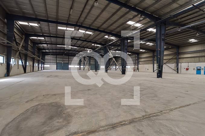 Large warehouse with 871Kw Power for Rent in JAFZA