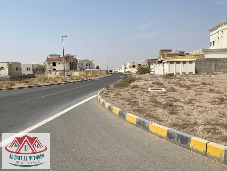 land on one  streets in Al-Barashi