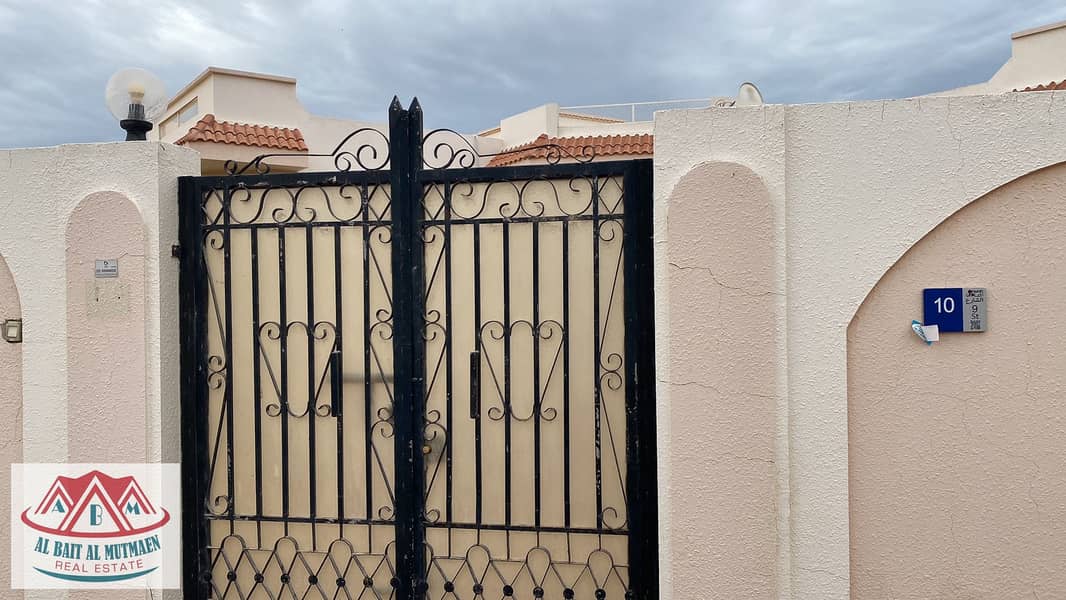 Three-bedroom villa, master, large area, in Al-Qarayen