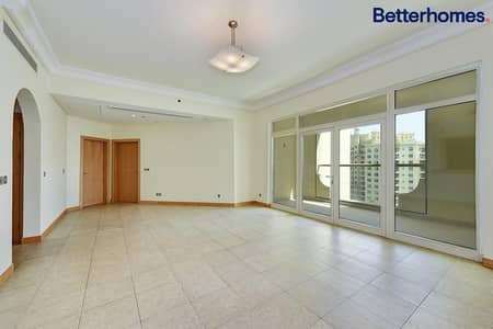 2 Bedroom Flat for Sale in Palm Jumeirah, Dubai - Vacating Soon | 2BR +Maid | Balcony | Higher Floor