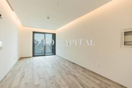Brand New Unit |  Hot Location | Canal View