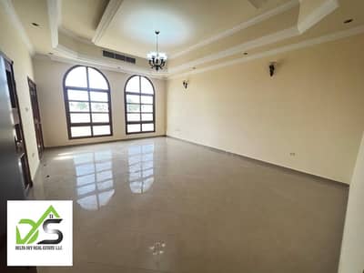 4 Bedroom Villa for Rent in Khalifa City, Abu Dhabi - Amazing villa 4 bedrooms with hosh,majles,private entrance