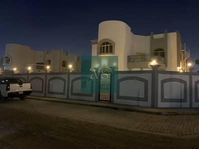 Grand 6 Bedroom Villa for Rent in Rawda 2 - Prime Location