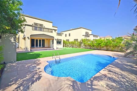 4 Bedroom Villa for Sale in Jumeirah Park, Dubai - Large 4 Bed | New Listing | Downstairs Bedroom