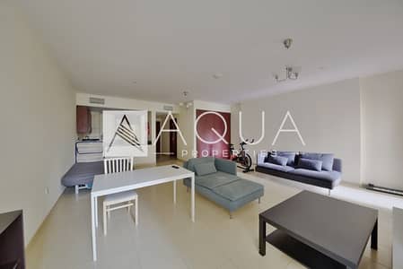 Studio for Rent in Jumeirah Beach Residence (JBR), Dubai - Large Fully Furnished Studio w/ Sea View Studio for Rent in Jumeirah Beach Residence (JBR), Dubai - Large Fully Furnished Studio w/ Sea View