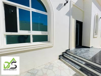 استوديو  للايجار في مدينة الرياض، أبوظبي - للإيجار استوديو أول ساكن مدخل خاص ممتاز في مدينه الرياض بجوار الخدمات شهري