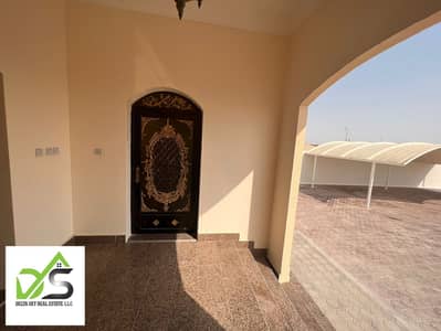 Studio for Rent in Shakhbout City, Abu Dhabi - For rent a studio with a private entrance, the first excellent inhabitant, in the city of Shakhbout, next to services, monthly