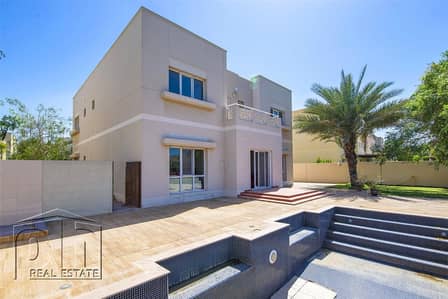 Type 13 | Large Plot | Lake Views | Private pool Type 13 | Large Plot | Lake Views | Private pool