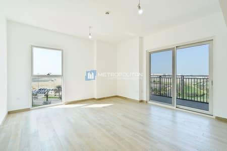 3 Bedroom Flat for Sale in Yas Island, Abu Dhabi - Well-Maintained 3BR+M| Sea World View| Own It