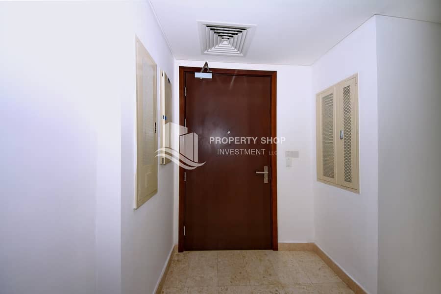 11 1-bedroom-apartment-al-reem-island-marina-square-marina-heights-2-foyer. JPG