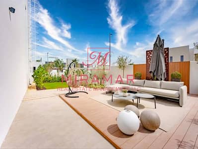 5 Bedroom Villa for Sale in Yas Island, Abu Dhabi - 1 (1). jpg