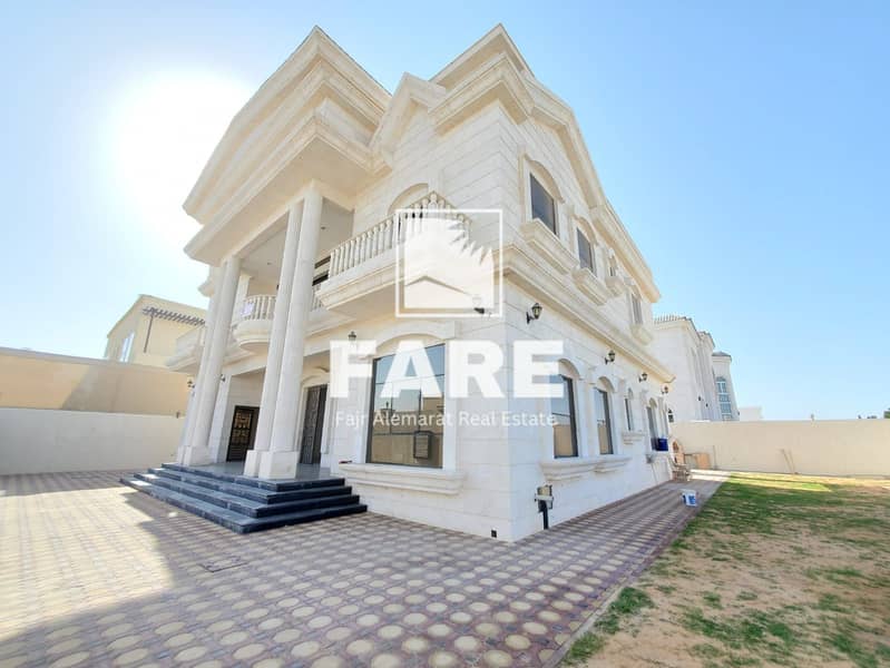 For sale, a corner villa with full stone in the Al-Hoshi area