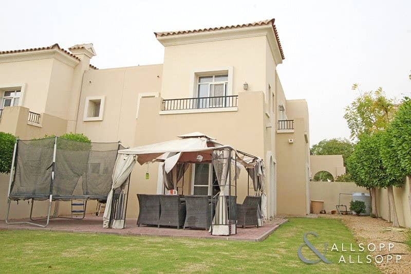 3 Bed | Next To Pool & Park | Large Garden