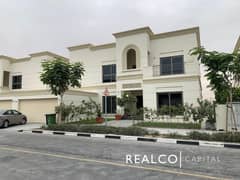 Custom Made Independent 6 Bedrooms Villa With Pool Ready to Move