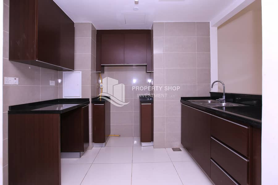6 2-bedroom-apartment-al-reem-island-marina-square-marina-heights-2-kitchen. JPG