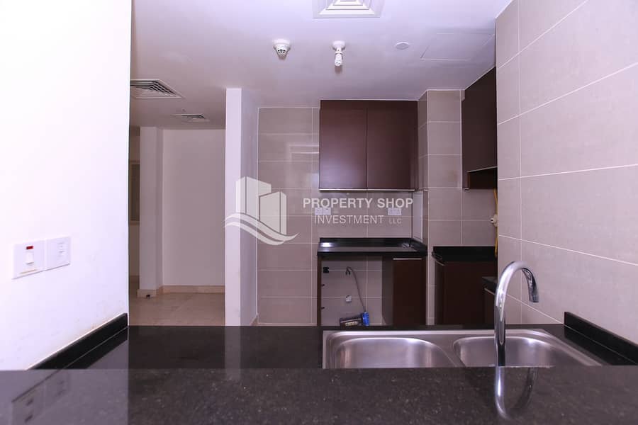 7 2-bedroom-apartment-al-reem-island-marina-square-marina-heights-2-kitchen-2. JPG
