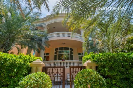 4 Bedroom Villa for Sale in Palm Jumeirah, Dubai - Outside Front. jpg