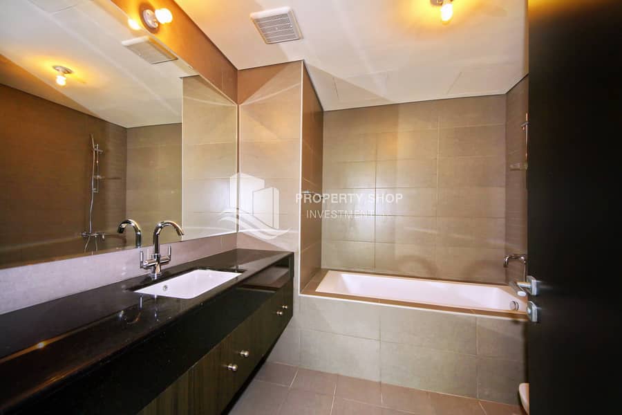 9 1-bedroom-apartment-al-reem-island-marina-square-tala-tower-bathroom. JPG