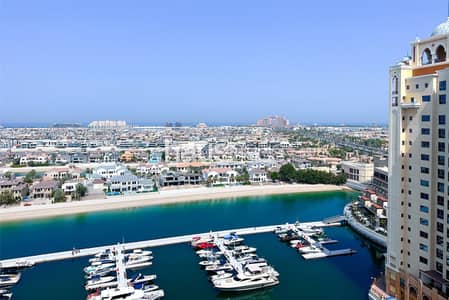 2 Bedroom Flat for Sale in Palm Jumeirah, Dubai - Top floor | Tenanted with notice | Atlantis view