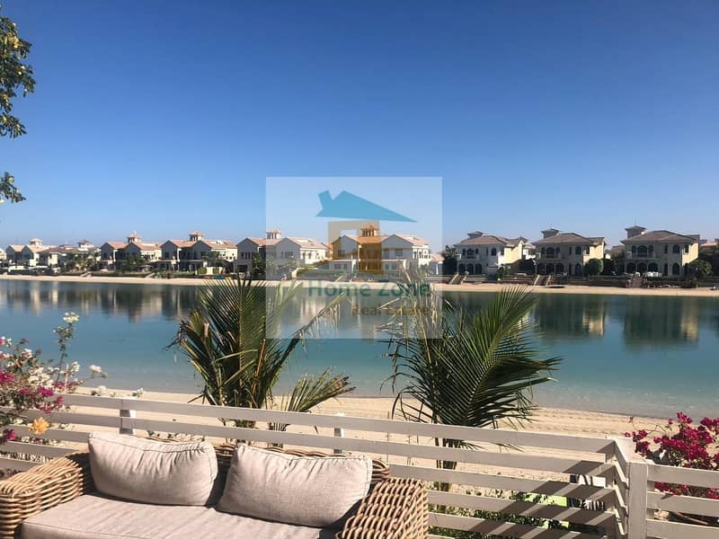 Luxurious well maintained 4 BR Villa in Palm Jumeirah for Rent